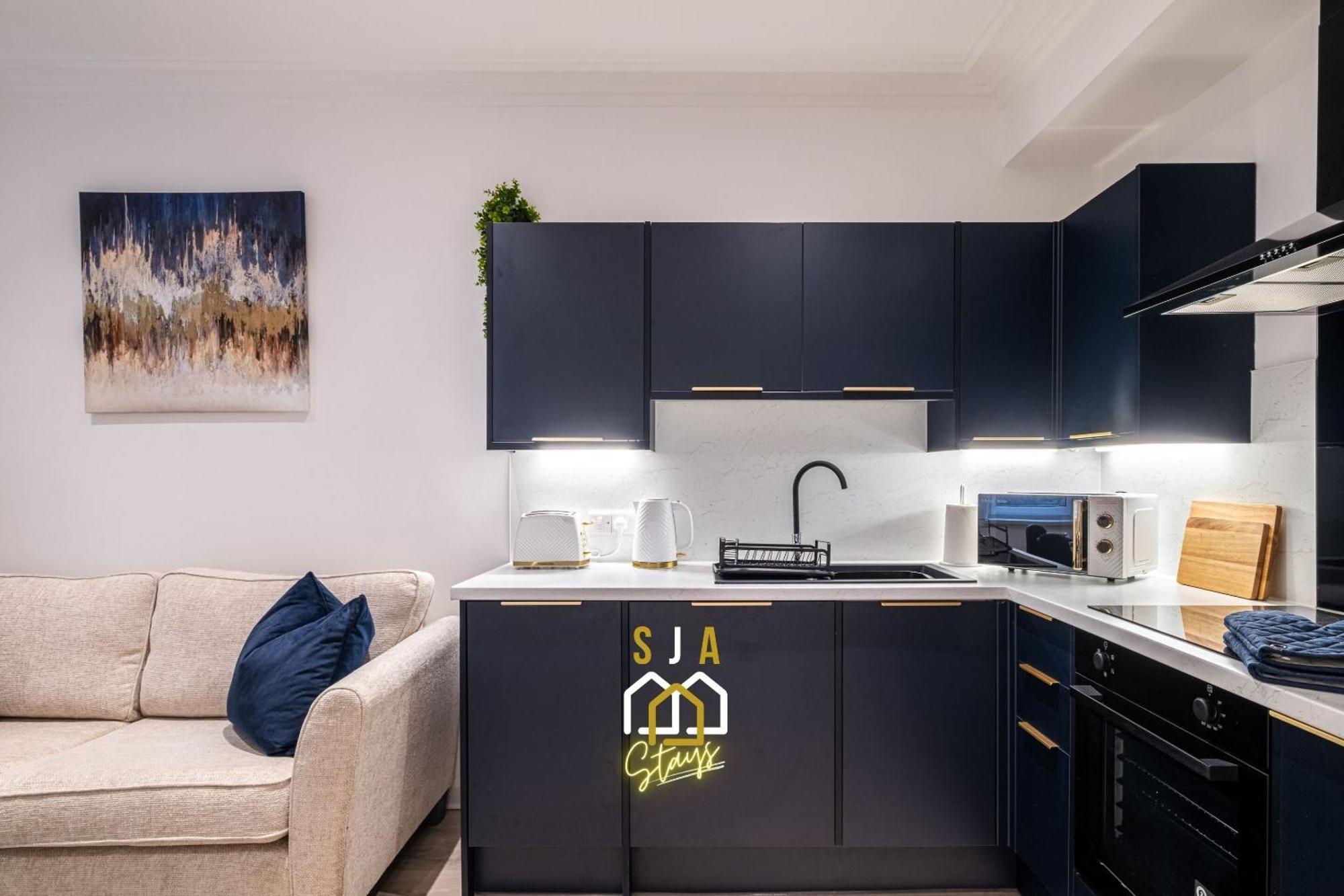 Holburn Hideaway - Sja Stays - Modern 2 Bed Apartment Абердин Экстерьер фото